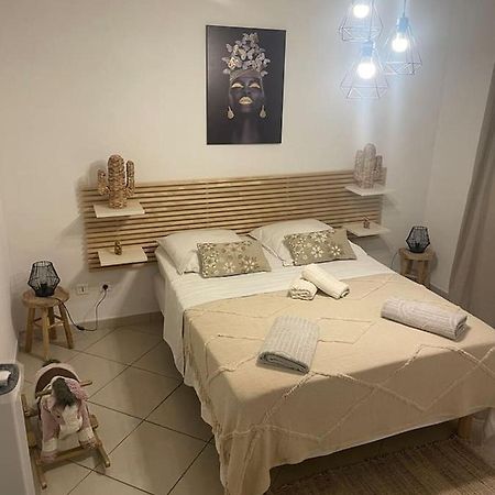 Appartement Proche Gare Tgv Nîmes Buitenkant foto