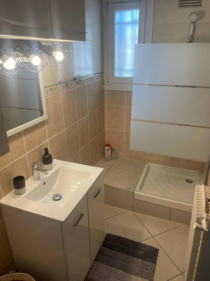 Appartement Proche Gare Tgv Nîmes Buitenkant foto